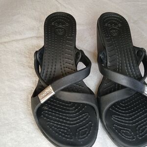 Crocs Cyprus V Heels, Black W9